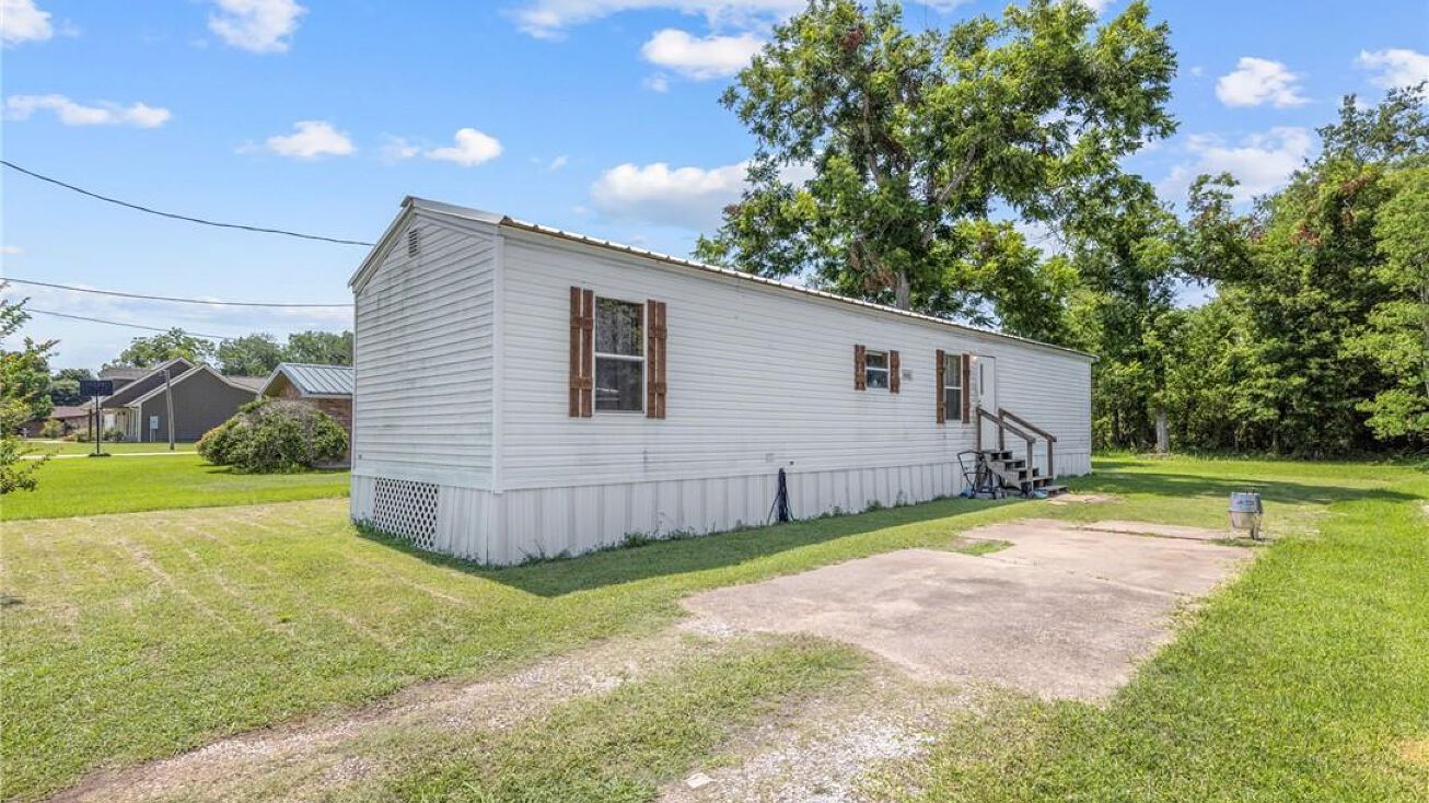 1809 Perry Street, Vinton, LA 70668 | Crexi.com