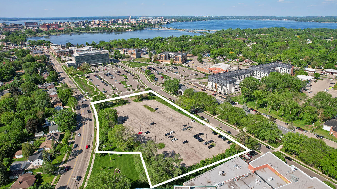 1347 Fish Hatchery Rd, Madison, WI 53715