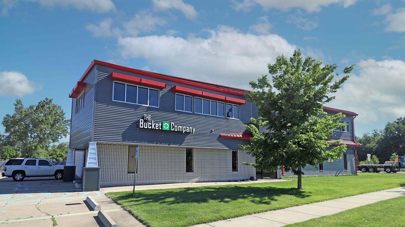 27400 27432 Northline Rd, Romulus, MI 48174