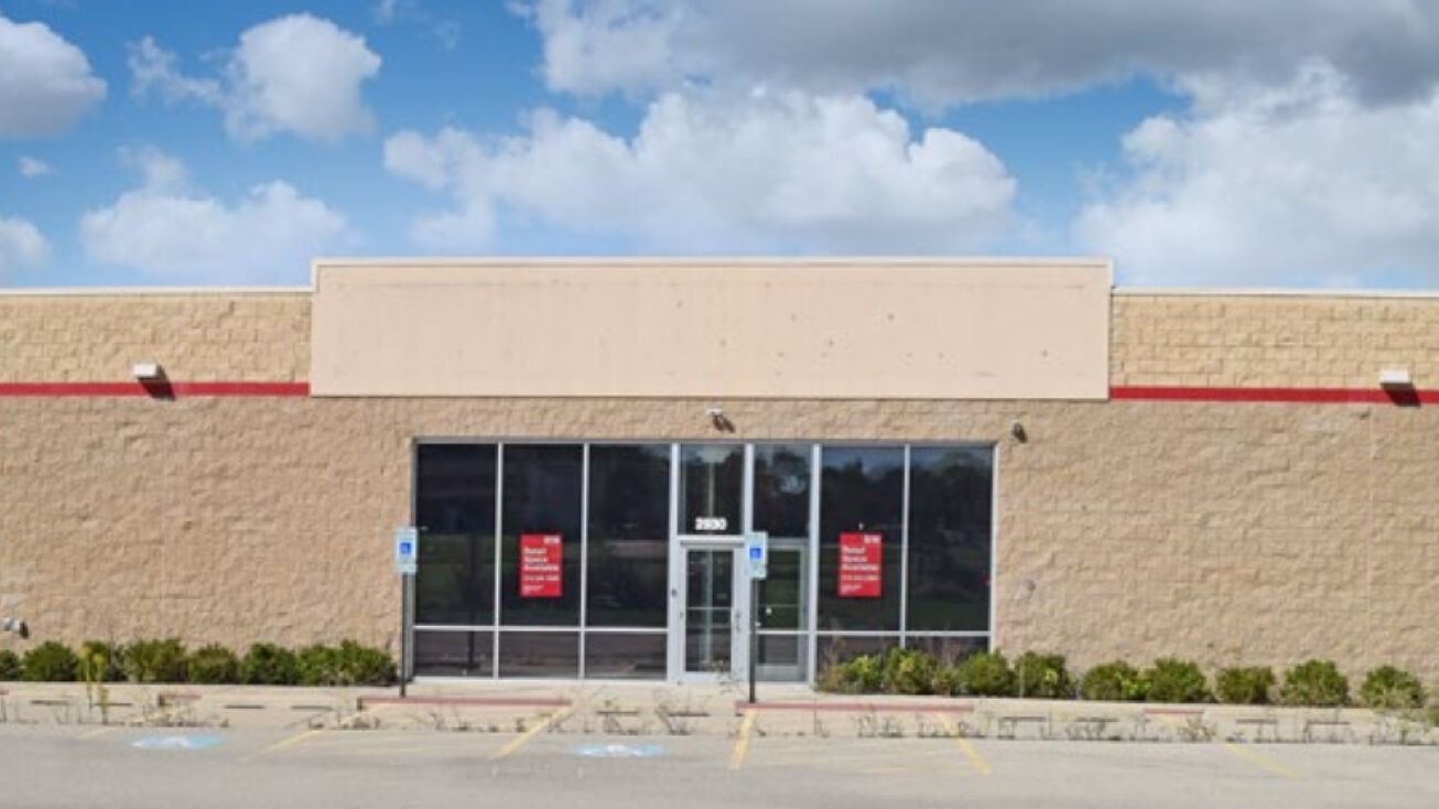 2930 E. Lincolnway, Sterling, IL 61081 Retail Property for Sale