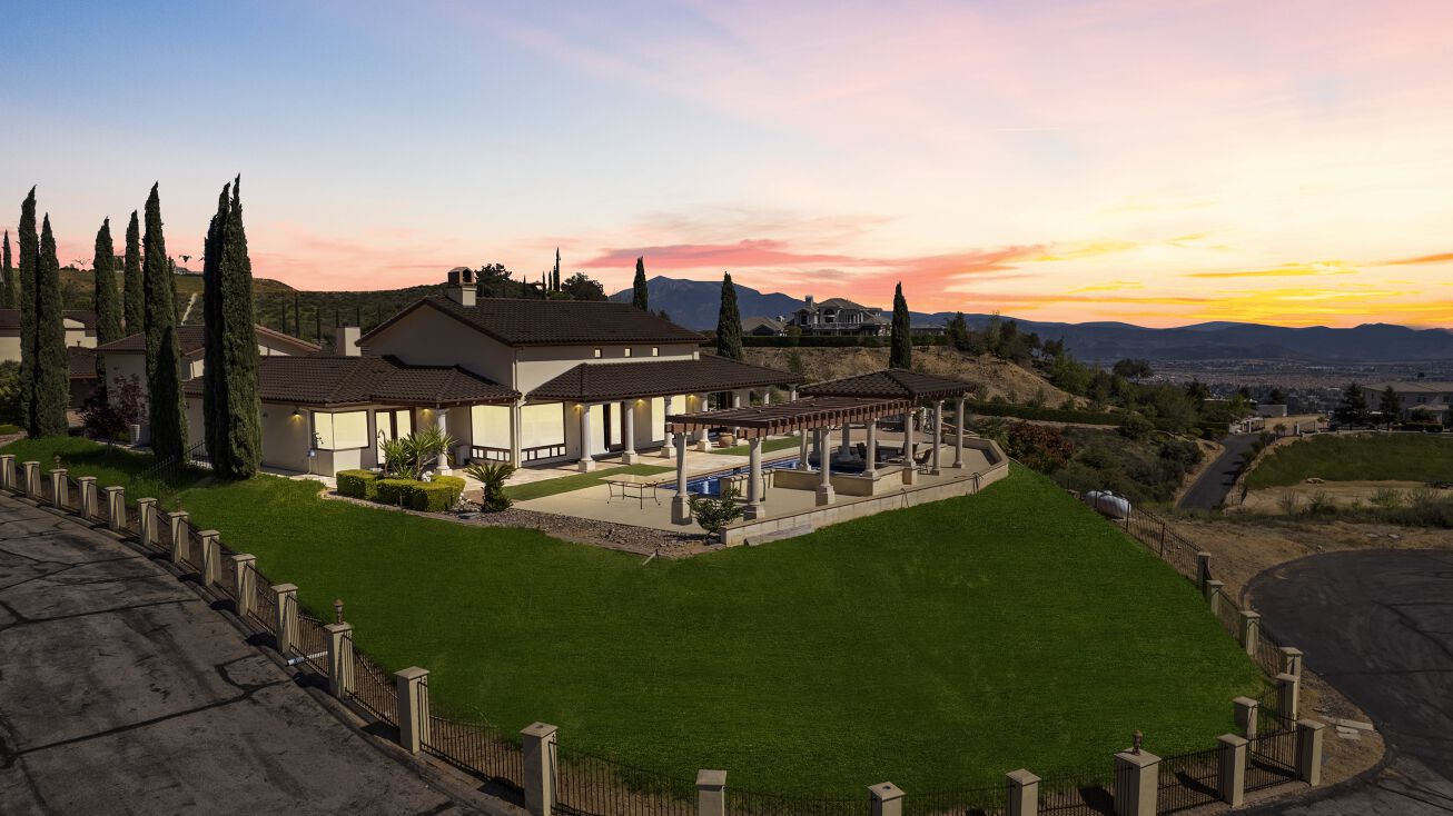 8290 Overview Ct, Yucaipa, CA 92399