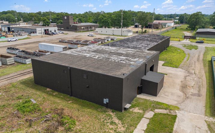 Pictures of Industrial property located at 422 W Hovey Ave, Muskegon Heights, MI 49444 for sales - image #1