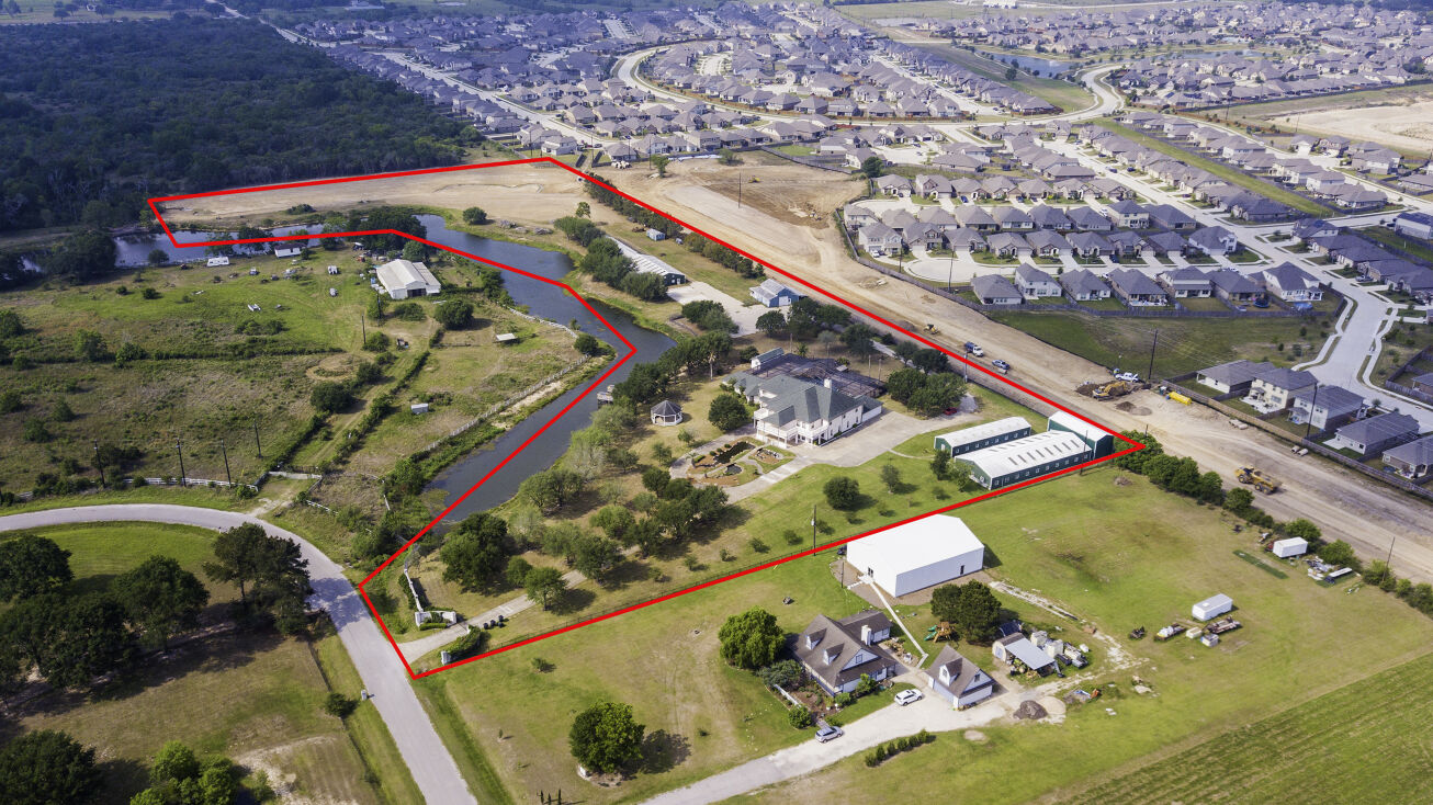 10111 W Hidden Lake Ln, Richmond, TX 77406