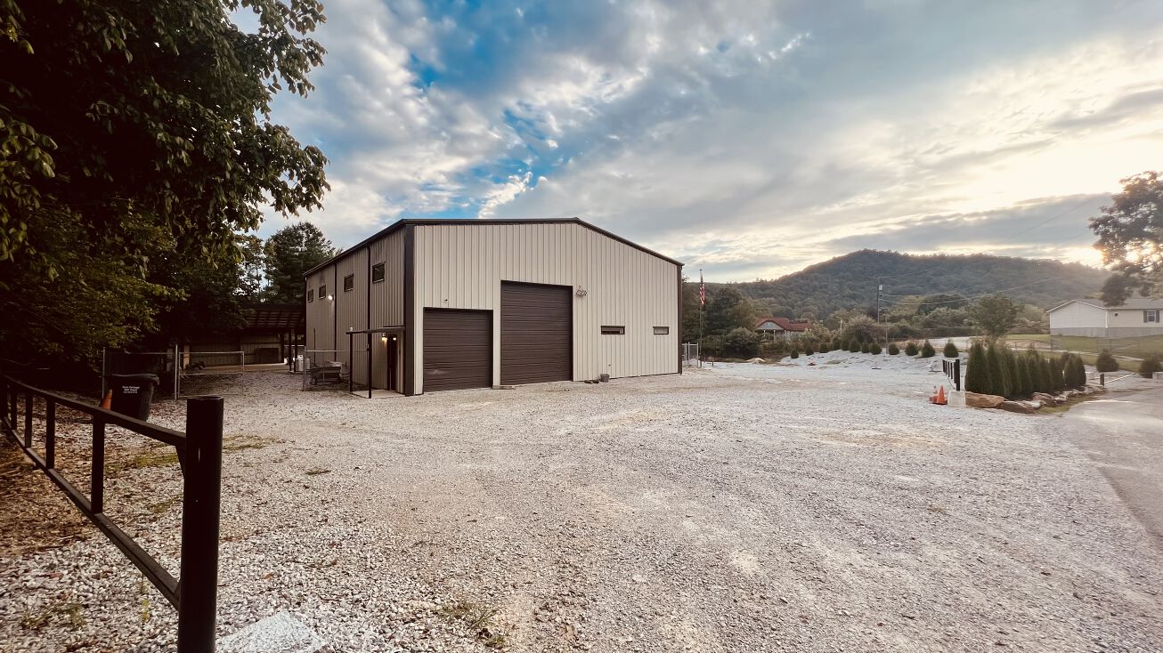 1988 Winona Rd, Huntsville, TN 37756