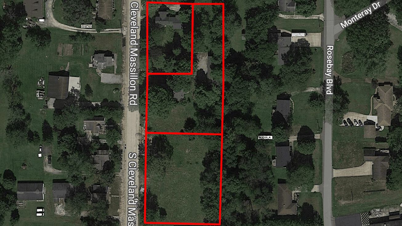 3163 Cleveland Massillon, Norton, OH 44203