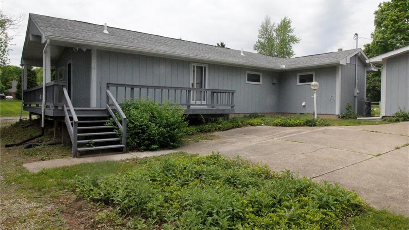 1034 Ghent Rd, Akron, OH 44333