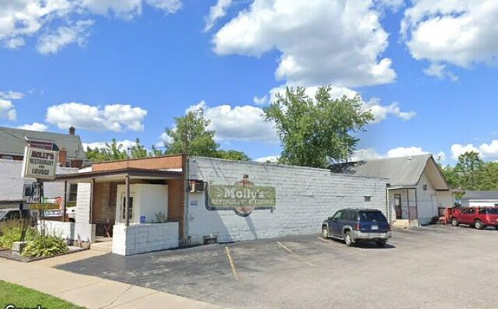 Pictures of Retail property located at 1309 Salt Springs Rd, Youngstown, OH 44509 for comps - image #1