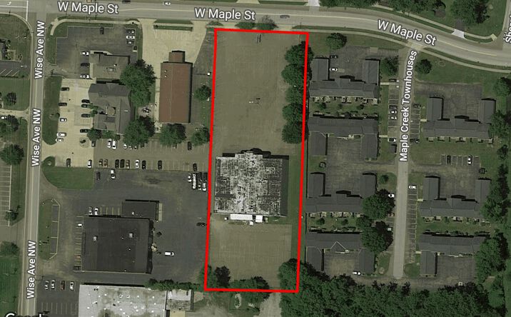 Pictures of Office, Retail property located at 1320 W Maple St, North Canton, OH 44720 for comps - image #1