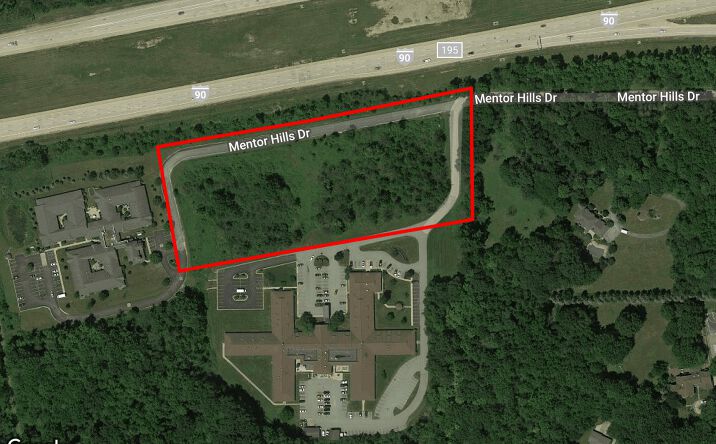 Pictures of Multifamily property located at 8180 Mentor Hills Dr, Mentor, OH 44060 for comps - image #1