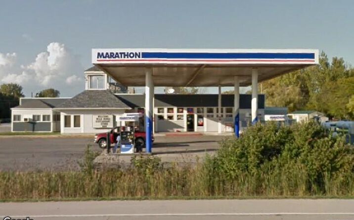 Pictures of Retail property located at 9055 W State Route 2, Oak Harbor, OH 43449 for comps - image #1