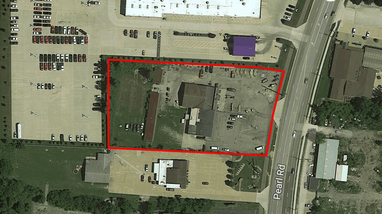 Pictures of Retail, Office property located at 3900 Pearl Rd, Medina, OH 44256 for sales - image #1