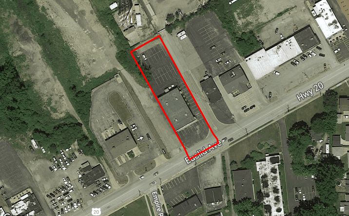 Pictures of Office, Retail property located at 30575 Euclid Ave, Wickliffe, OH 44095 for comps - image #1