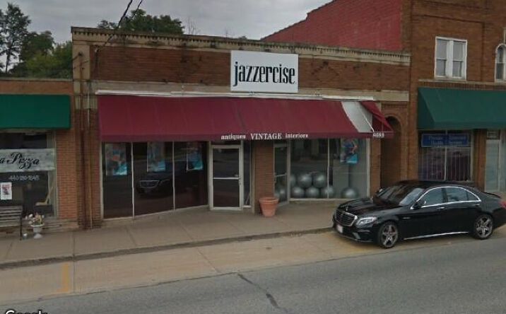 Pictures of Retail, Office property located at 8693 Mentor Ave, Mentor, OH 44060 for comps - image #1