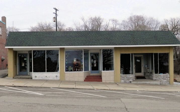 Pictures of Retail property located at 322 High St, Painesville, OH 44077 for comps - image #1