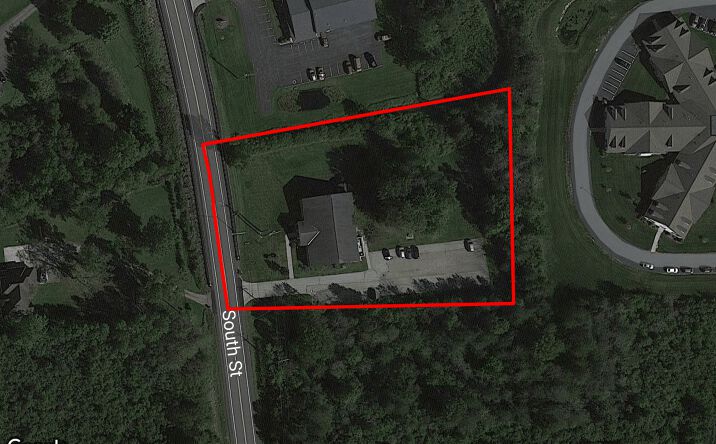 Pictures of Office, Retail property located at 831 South Street, Chardon, OH 44024 for comps - image #1