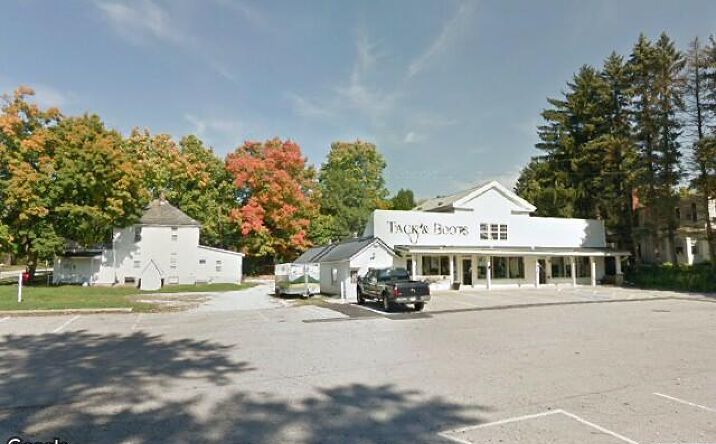 Pictures of Office, Retail property located at 1321 Sharon Copley Rd, Wadsworth, OH 44274 for comps - image #1