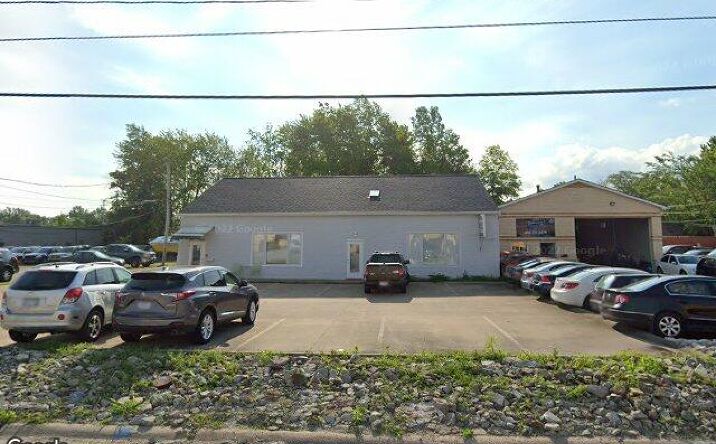 Pictures of Office, Retail property located at 1427 E 357th St, Eastlake, OH 44095 for comps - image #1