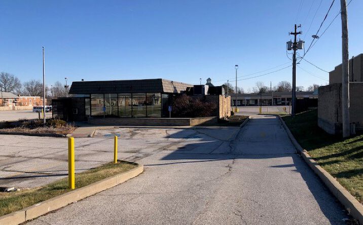 Pictures of Retail property located at 5775 Chevrolet Blvd, Parma, OH 44130 for comps - image #1