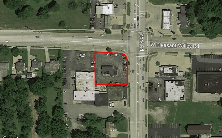 Pictures of Retail property located at 10601 W. Pleasant Valley Road, Parma, OH 44130 for comps - image #1