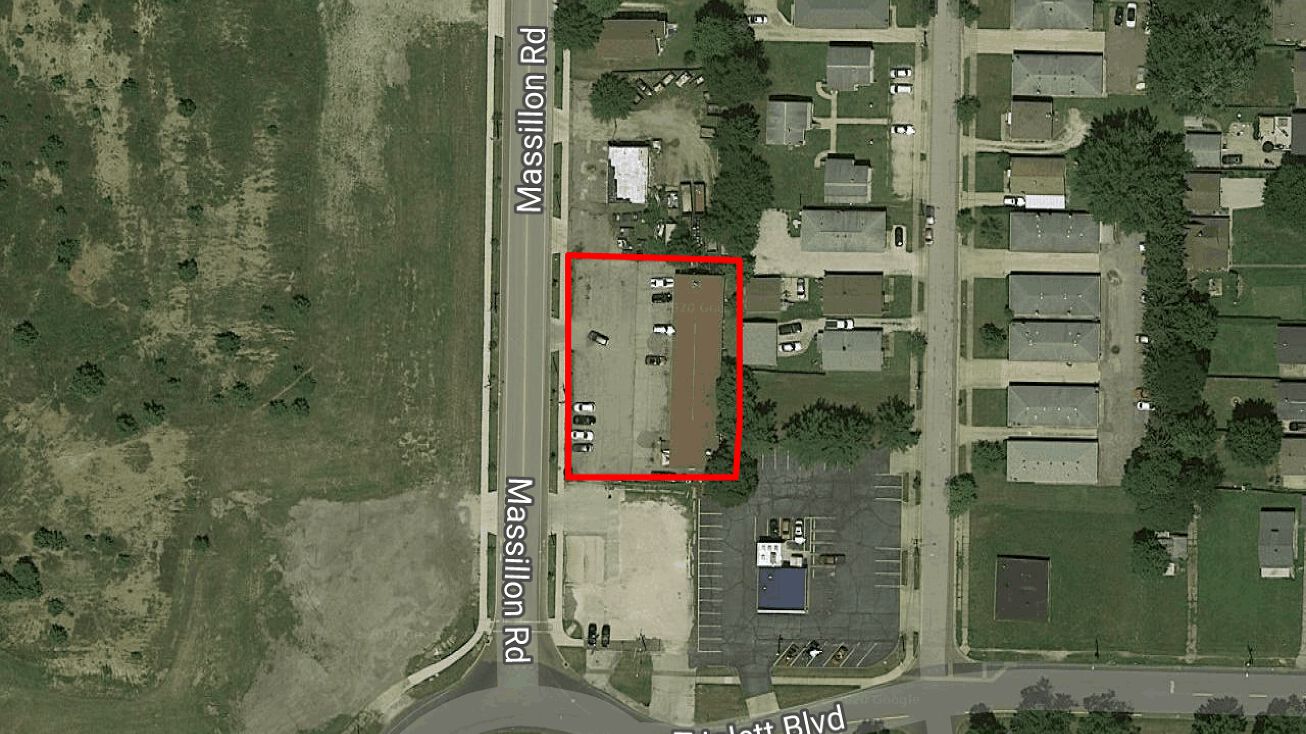 641 Massillon Rd, Akron, OH 44312