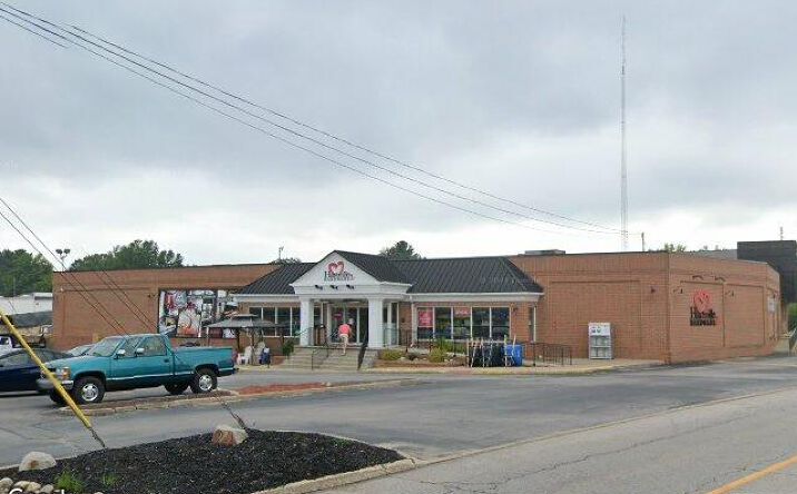 Pictures of Retail, Office property located at 50 Southeast Avenue, Tallmadge, OH 44278 for sales - image #1