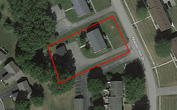 Pictures of Multifamily property located at 1350 Maplecrest Dr, Youngstown, OH 44515 for comps - image #1