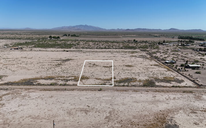 Pictures of Land property located at TBD Hereford Rd SE Block 4 Lot 13, Deming, NM 88030 for sales - image #1