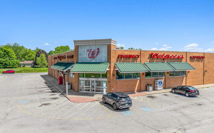 Pictures of Retail property located at 9240 Rockville Rd, Indianapolis, IN 46234 for sales - image #1