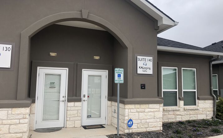 Pictures of Office property located at 660 S Bagdad Rd, Leander, TX 78641 for sales - image #1