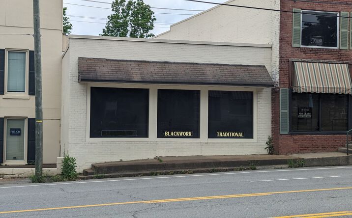 Pictures of Retail property located at 114 N Main St, Goodlettsville, TN 37072 for sales - image #1