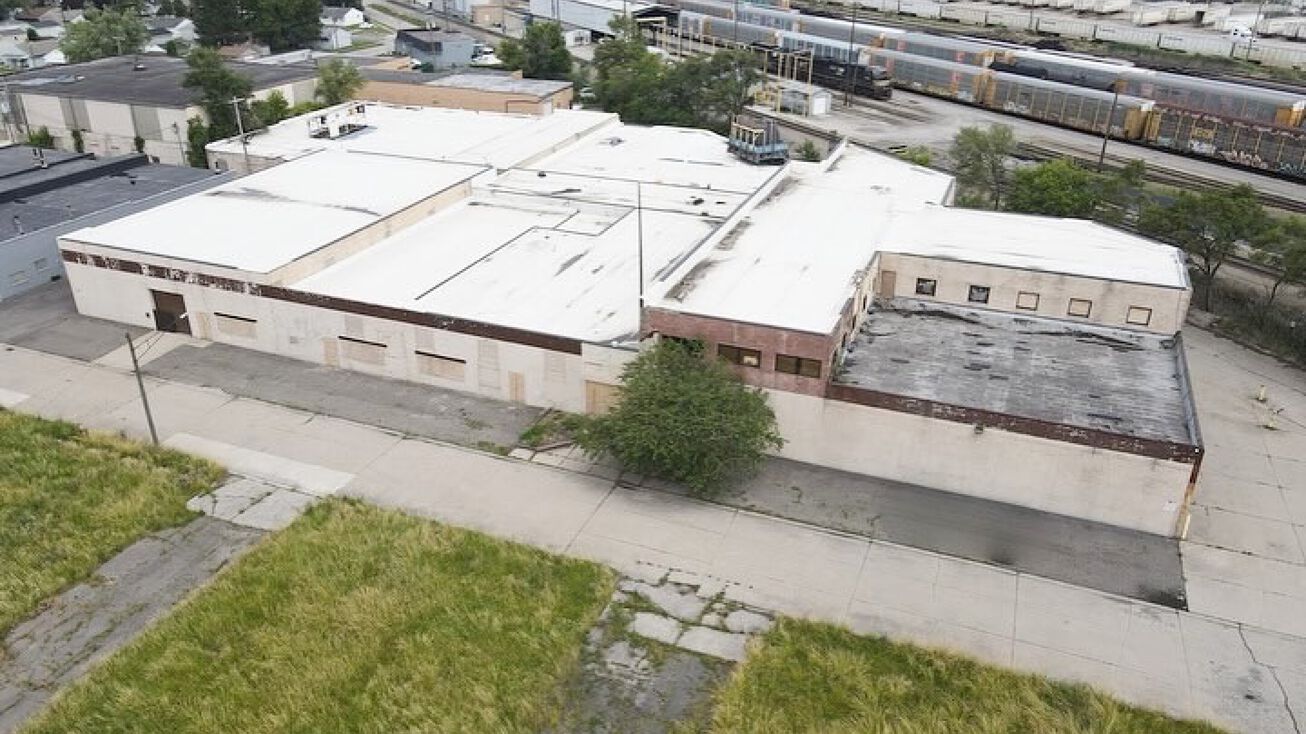 17760 Clarann St, Melvindale, MI 48122