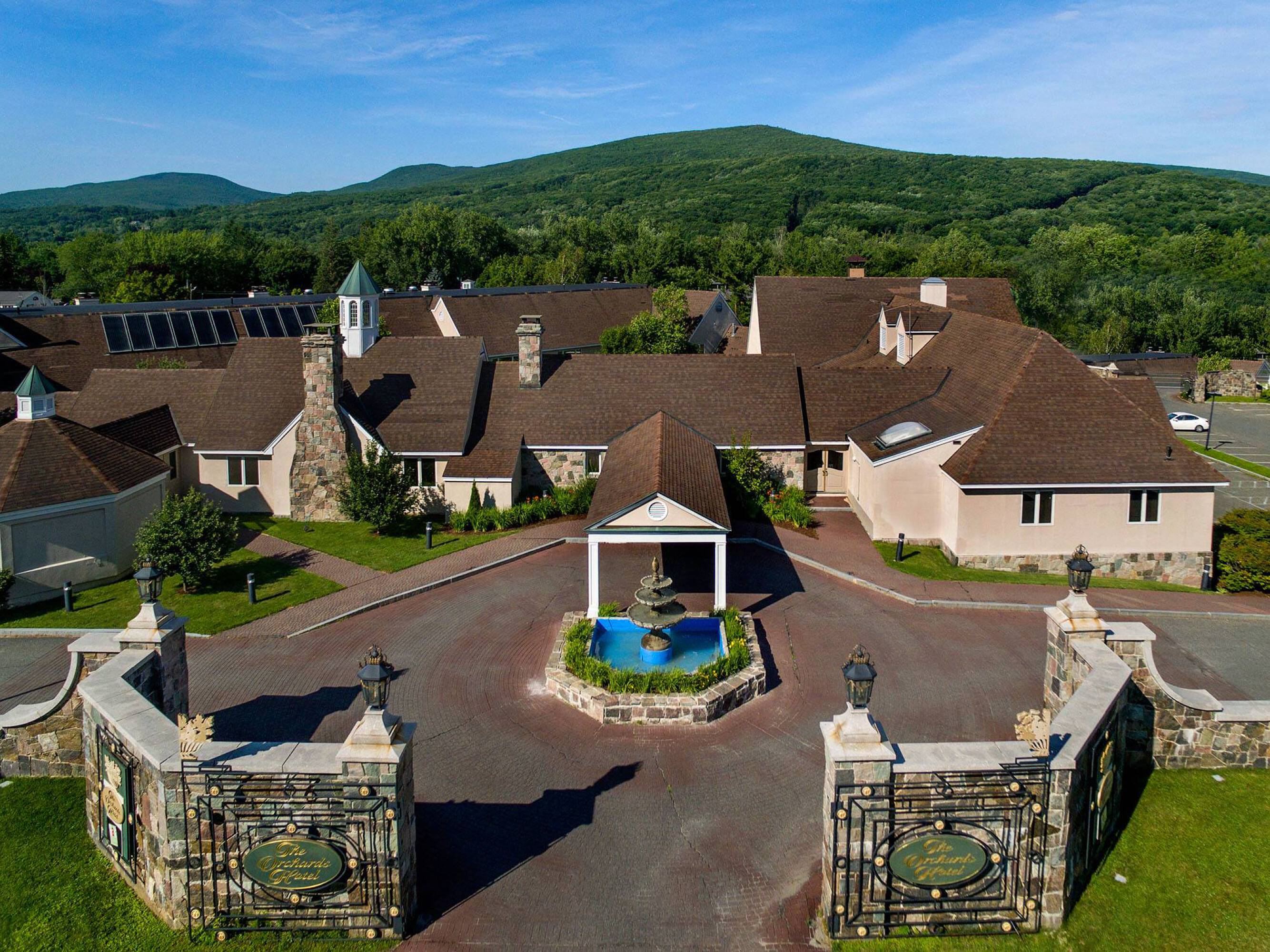 206 ADAMS RD Williamstown MA 012672933 APN 25003920102