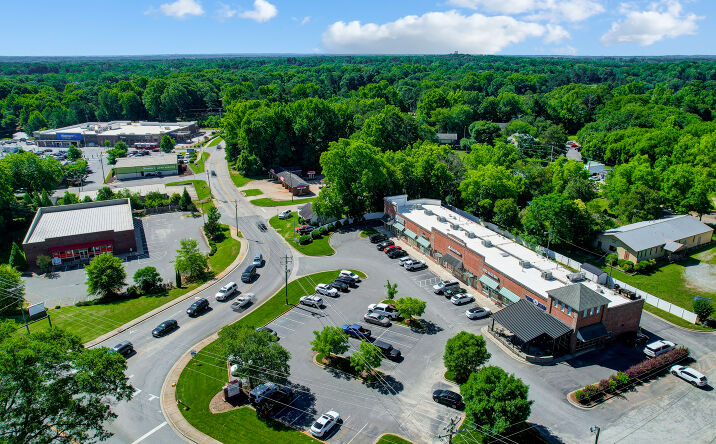 200 N DOBYS BRIDGE RD Fort Mill SC 29715-2083 APN: 0200501004 | Crexi.com