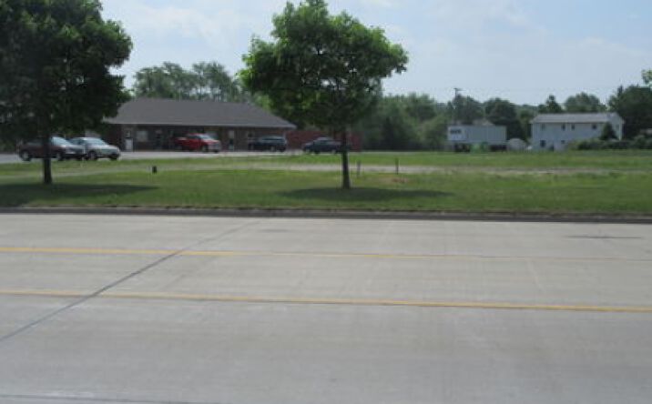 Pictures of Land property located at 1483 Gratiot Blvd, Marysville, MI 48040 for sales - image #1