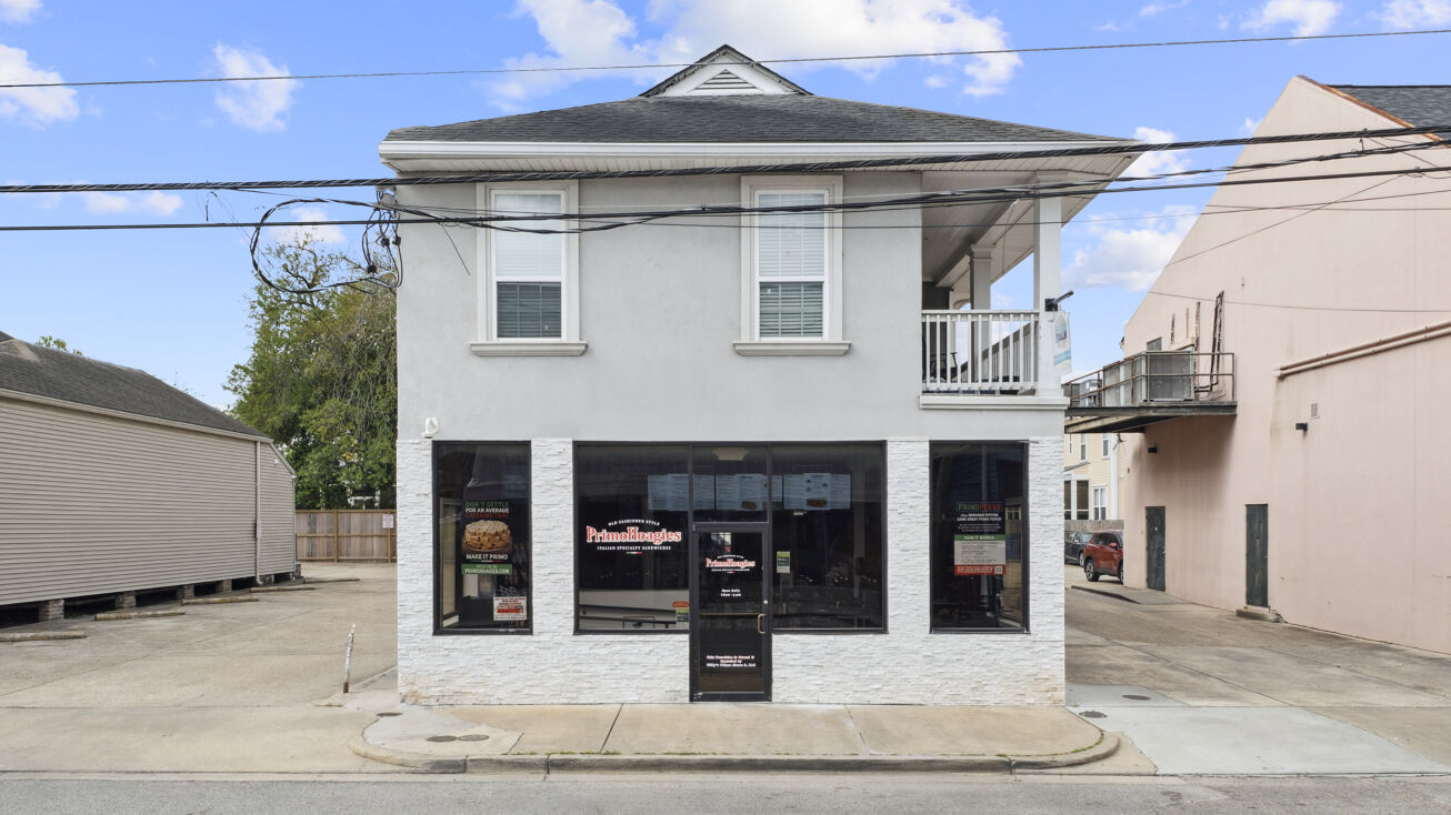 Pictures of Retail property located at 8228 Oak St, New Orleans, LA 70118 for sales - image #1