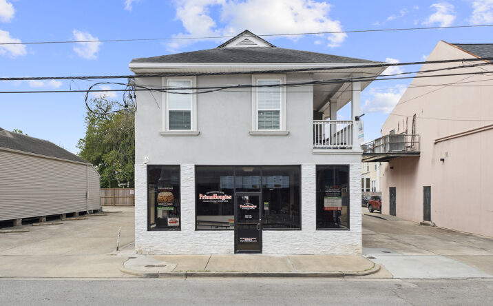 Pictures of Retail property located at 8228 Oak St, New Orleans, LA 70118 for sales - image #1