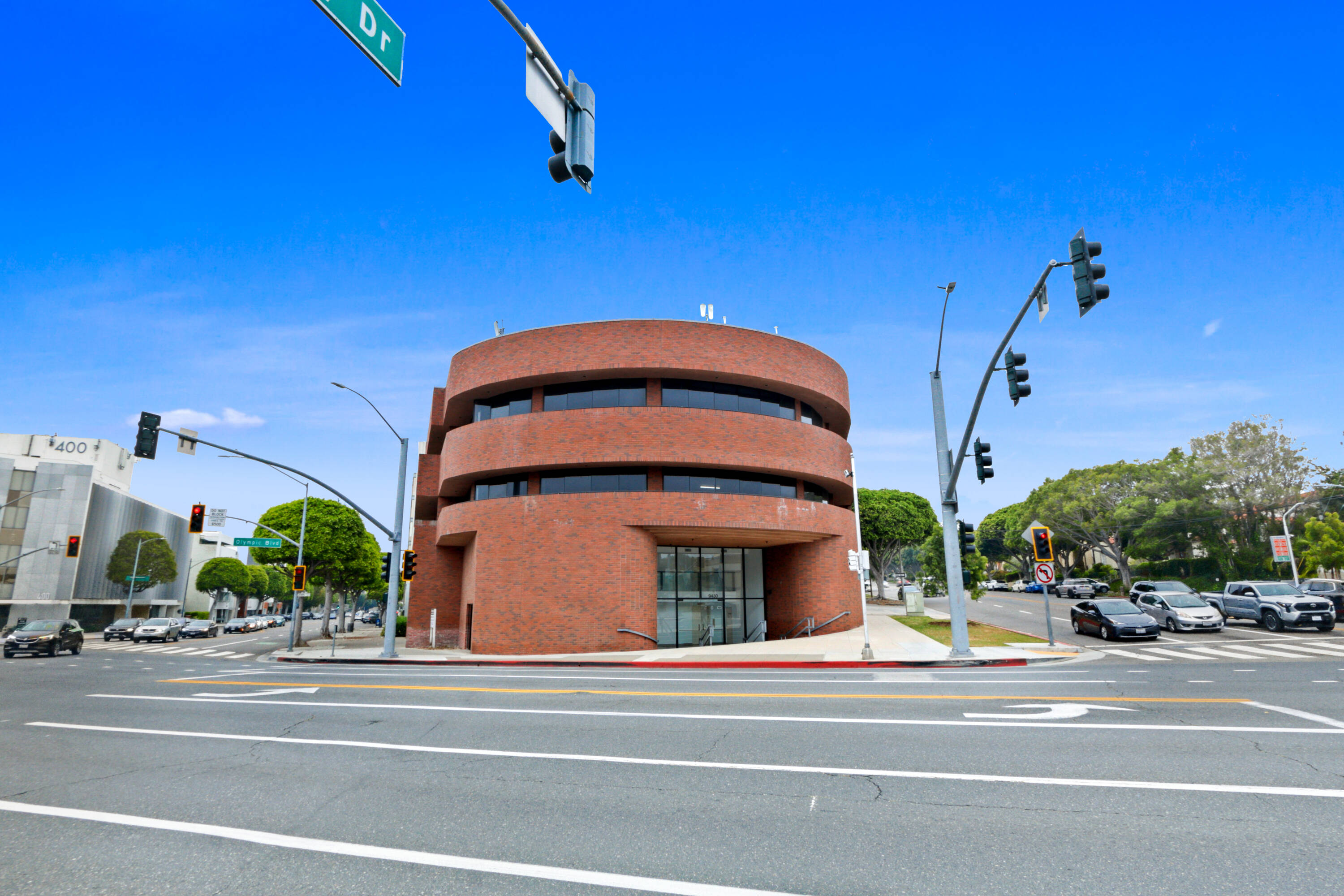 9430 W OLYMPIC BLVD Beverly Hills CA 90212-4552 APN: 4330
