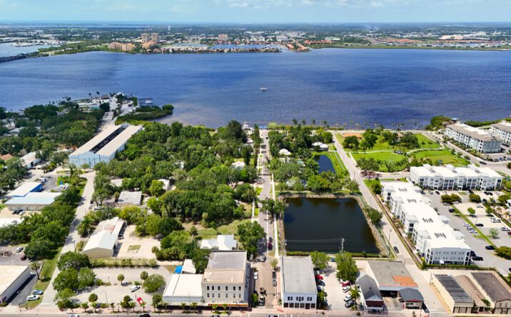 Pictures of Mixed Use property located at 214 9th St E, Bradenton, FL 34208 for sales - image #1