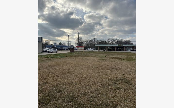 Pictures of Land property located at 1456 Martin Luther King Jr Blvd, Greenville, MS 38701 for sales - image #1