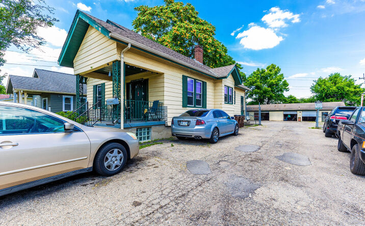 Pictures of Mixed Use property located at 1584 Summit Rd, Cincinnati, OH 45237 for sales - image #1