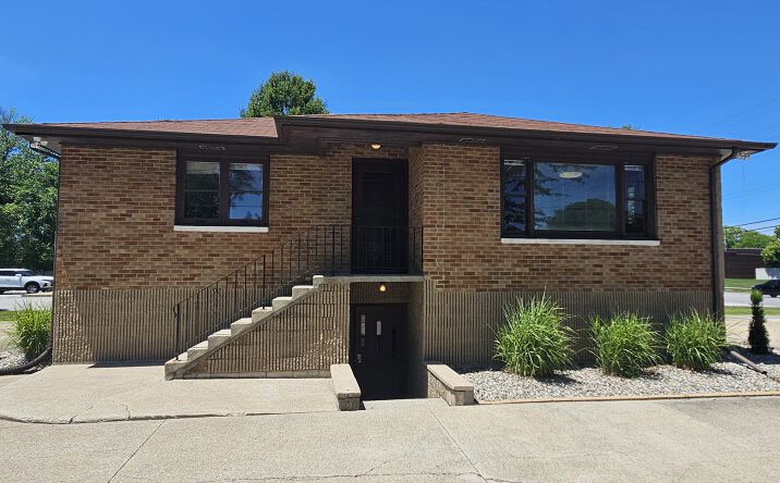 Pictures of Office property located at 2708 W 45th St, Highland, IN 46322 for sales - image #1