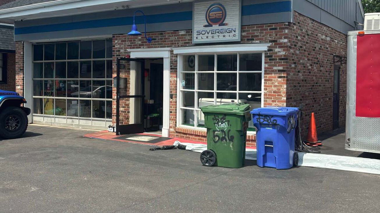 Pictures of Retail, Industrial property located at 526 Cinnaminson Ave, Palmyra, NJ 08065 for sales - image #1
