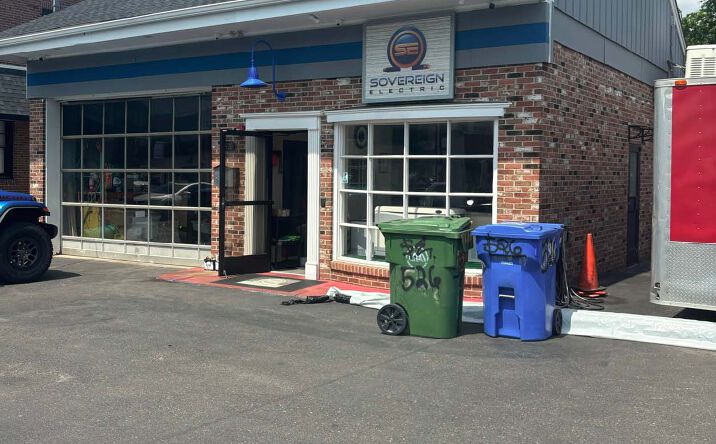 Pictures of Retail, Industrial property located at 526 Cinnaminson Ave, Palmyra, NJ 08065 for sales - image #1