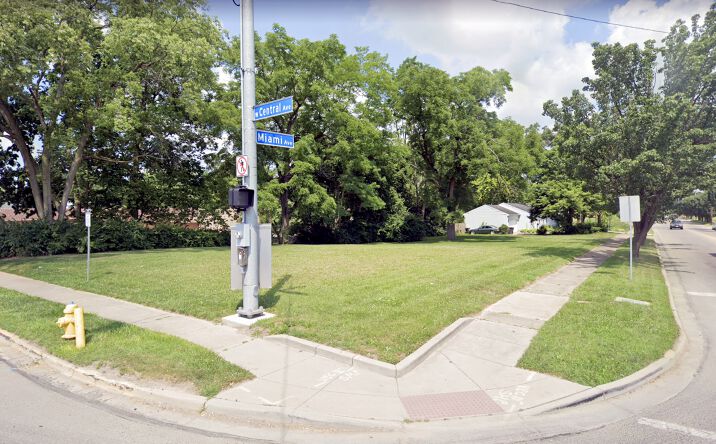Pictures of Land property located at 303 W Central Ave, West Carrollton, OH 45449 for sales - image #1