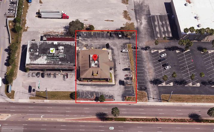 Pictures of Retail property located at 940 Missouri Ave N, Largo, FL 33770 for sales - image #1