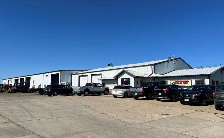 Pictures of Industrial property located at 941 66th Ave SW, Cedar Rapids, IA 52404 for sales - image #1