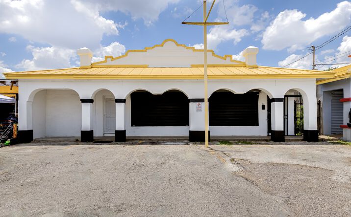 Pictures of Retail property located at 2518 Culebra Rd, San Antonio, TX 78228 for sales - image #1