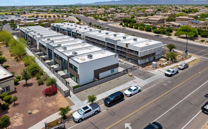 Pictures of Multifamily property located at 16601 N Parkview Pl, Surprise, AZ 85374 for sales - image #1
