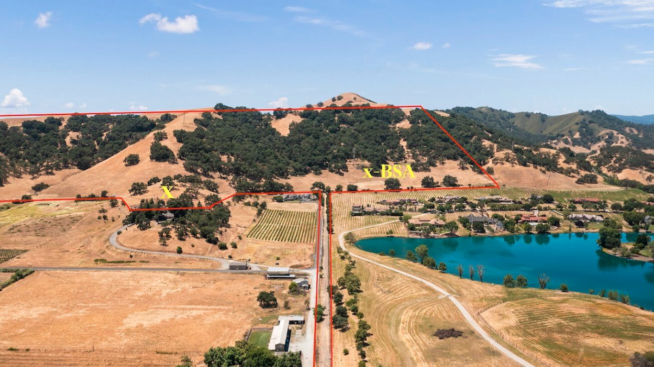 Very end of Fitzgerald, 2nd entry off of Turlock, San Martin, CA 95046 ...