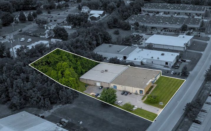 Pictures of Industrial property located at 8950 Yellow Brick Rd, Rosedale, MD 21237 for sales - image #1